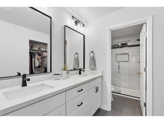 2861 RAWHIDE Ct, West Linn, OR 97068