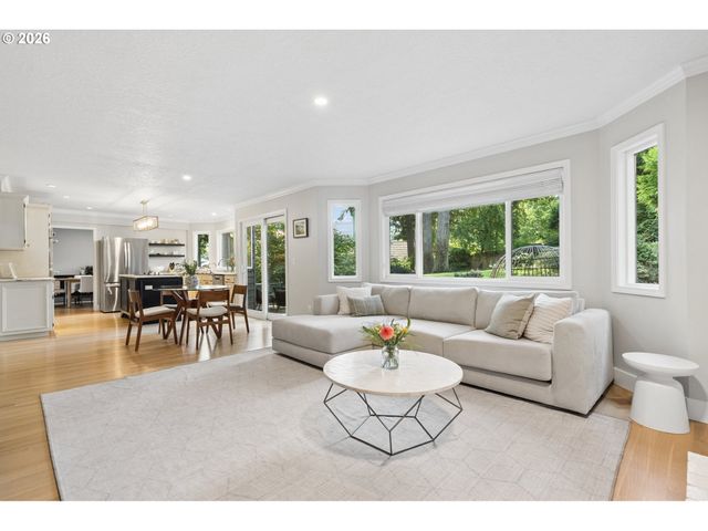 2861 RAWHIDE Ct, West Linn, OR 97068