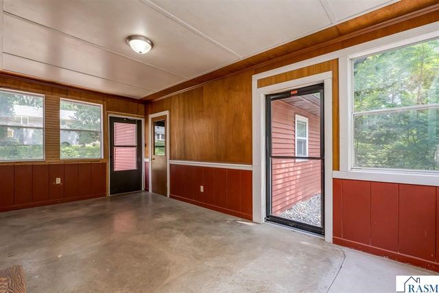 1511 Beaver Avenue, Mankato, MN 56001