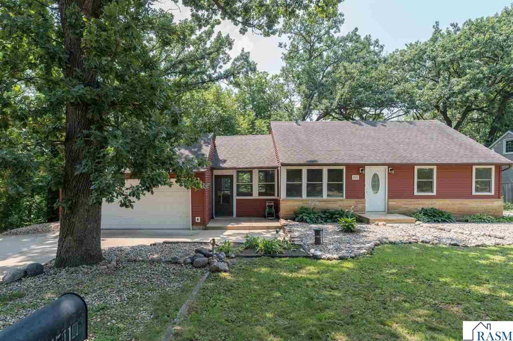 1511 Beaver Avenue, Mankato, MN 56001