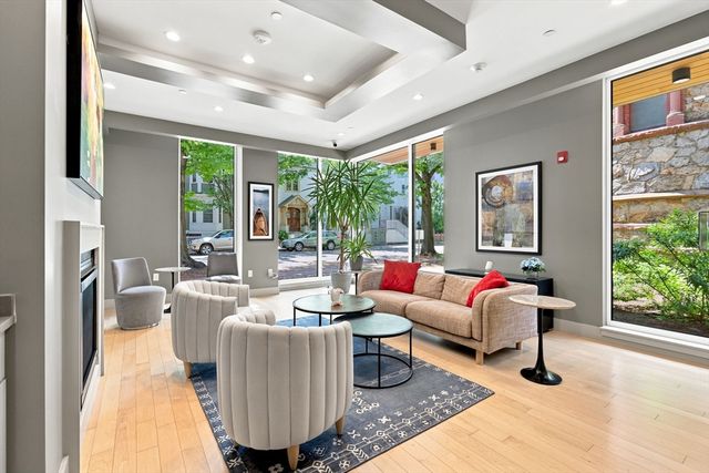 7 Beech St 219, Cambridge, MA 02140