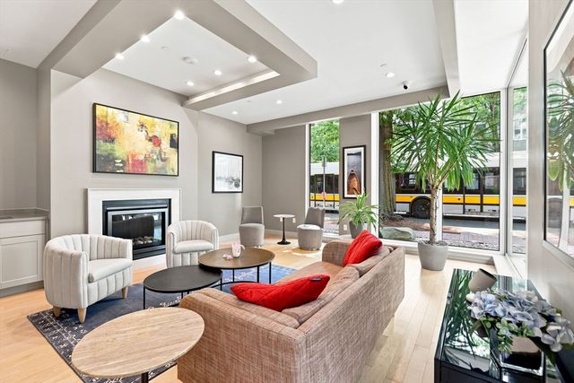 7 Beech St 219, Cambridge, MA 02140