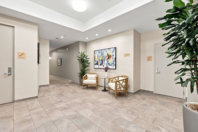 7 Beech St 219, Cambridge, MA 02140
