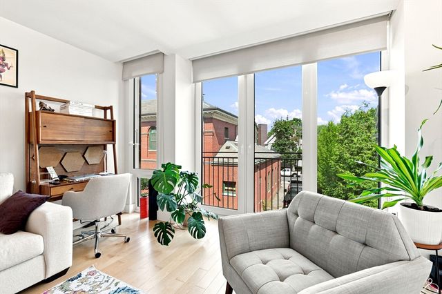 7 Beech St 219, Cambridge, MA 02140