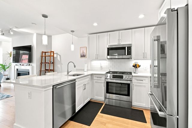 7 Beech St 219, Cambridge, MA 02140