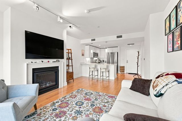7 Beech St 219, Cambridge, MA 02140