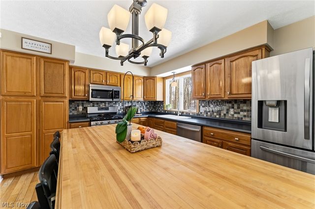 144 Winter Lane, Cortland, OH 44410