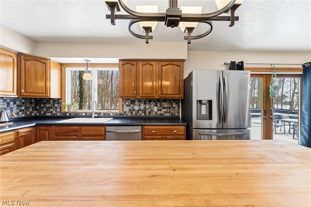 144 Winter Lane, Cortland, OH 44410