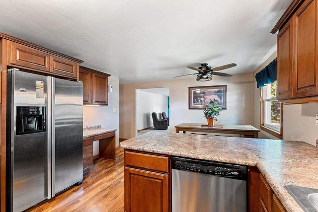 1575 FOREST GLEN DRIVE, Green Bay, WI 54304