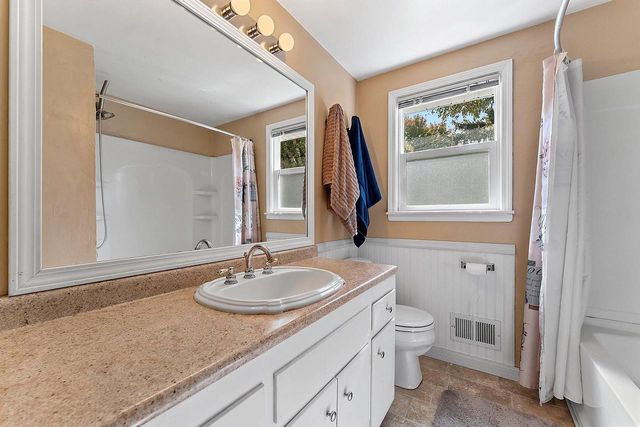 1575 FOREST GLEN DRIVE, Green Bay, WI 54304