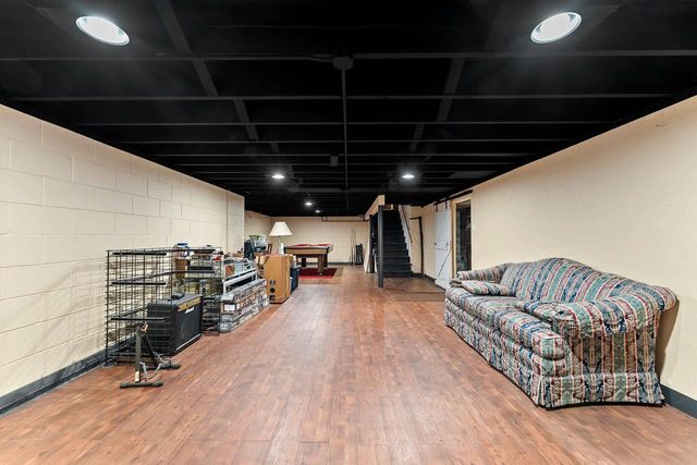 1575 FOREST GLEN DRIVE, Green Bay, WI 54304