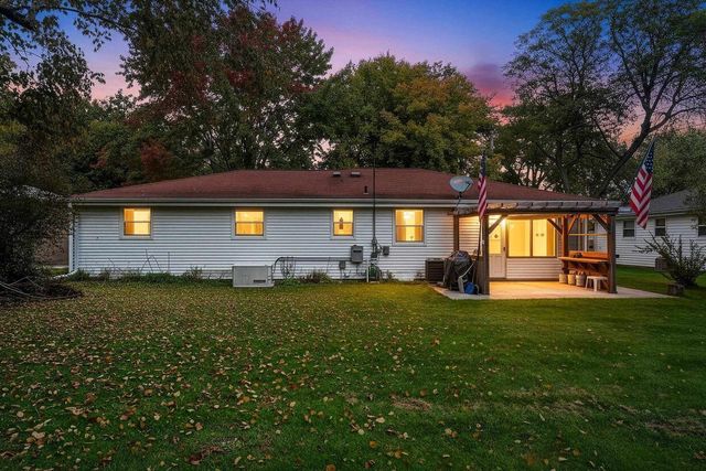 1575 FOREST GLEN DRIVE, Green Bay, WI 54304