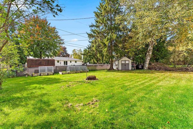 1575 FOREST GLEN DRIVE, Green Bay, WI 54304
