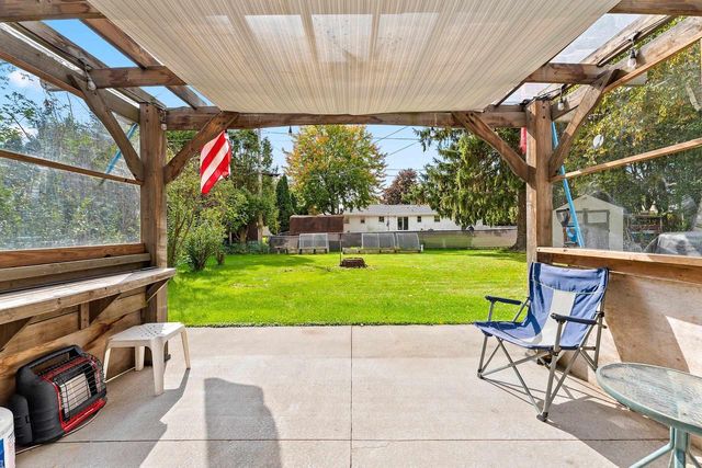 1575 FOREST GLEN DRIVE, Green Bay, WI 54304