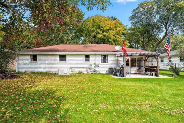 1575 FOREST GLEN DRIVE, Green Bay, WI 54304