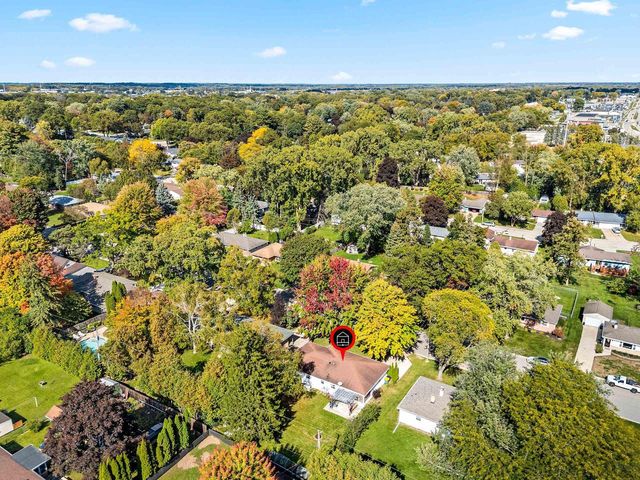 1575 FOREST GLEN DRIVE, Green Bay, WI 54304