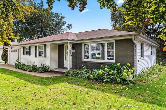 1575 FOREST GLEN DRIVE, Green Bay, WI 54304