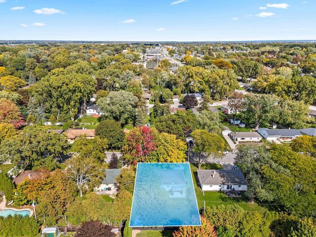 1575 FOREST GLEN DRIVE, Green Bay, WI 54304