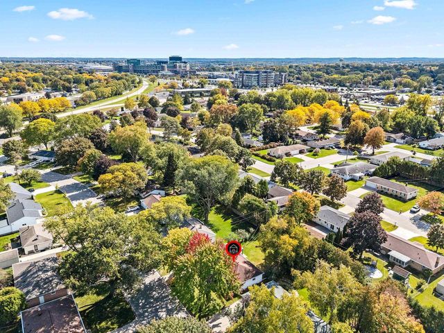 1575 FOREST GLEN DRIVE, Green Bay, WI 54304
