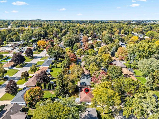 1575 FOREST GLEN DRIVE, Green Bay, WI 54304