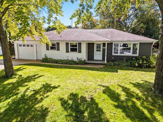 1575 FOREST GLEN DRIVE, Green Bay, WI 54304