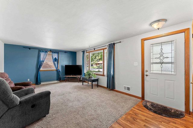 1575 FOREST GLEN DRIVE, Green Bay, WI 54304