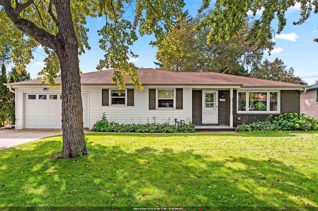 1575 FOREST GLEN DRIVE, Green Bay, WI 54304