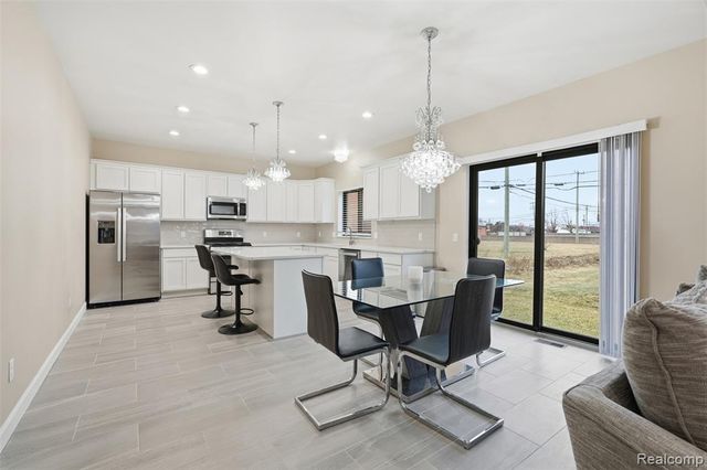 8117 Vermont Avenue, Warren, MI 48093