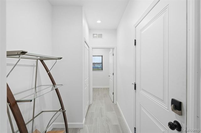 8117 Vermont Avenue, Warren, MI 48093