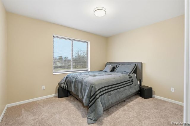 8117 Vermont Avenue, Warren, MI 48093