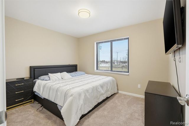 8117 Vermont Avenue, Warren, MI 48093