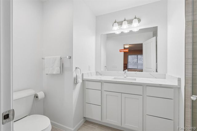 8117 Vermont Avenue, Warren, MI 48093