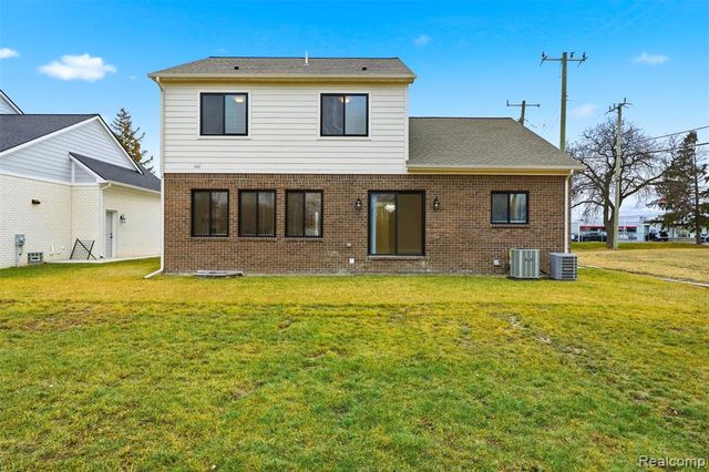 8117 Vermont Avenue, Warren, MI 48093