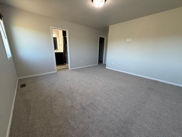 10258 Burgundy Drive, Horace, ND 58047