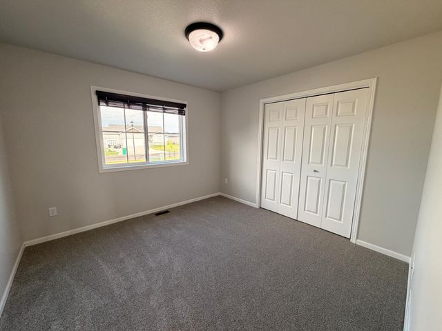 10258 Burgundy Drive, Horace, ND 58047