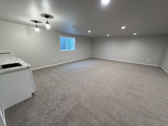 10258 Burgundy Drive, Horace, ND 58047