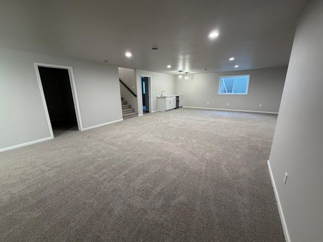 10258 Burgundy Drive, Horace, ND 58047