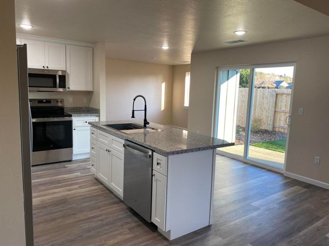 3360 Bryson Way, Medford, OR 97504