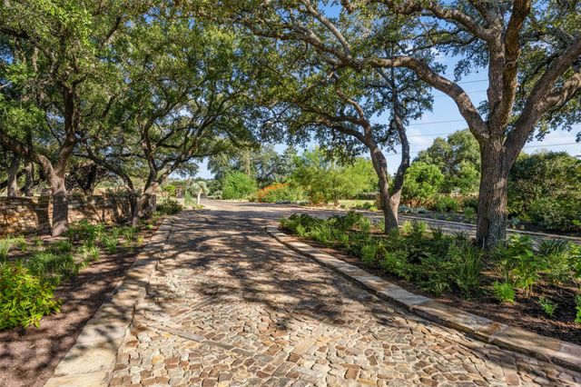 165 Plaza Escondido, Horseshoe Bay, TX 78657