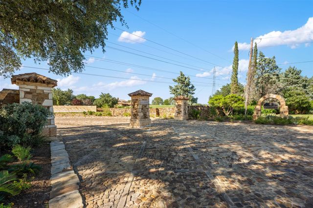 165 Plaza Escondido, Horseshoe Bay, TX 78657