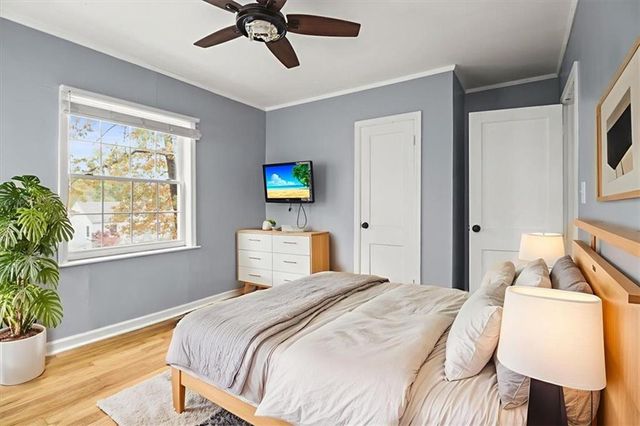 101 E Pocahontas Lane, Kansas City, MO 64114