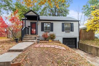 101 E Pocahontas Lane, Kansas City, MO 64114