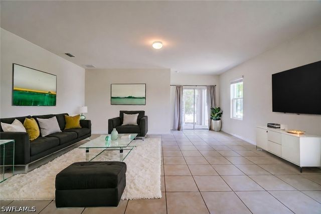 2220 NE 5th AVE, Cape Coral, FL 33909