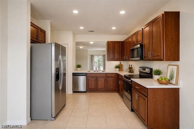 2220 NE 5th AVE, Cape Coral, FL 33909