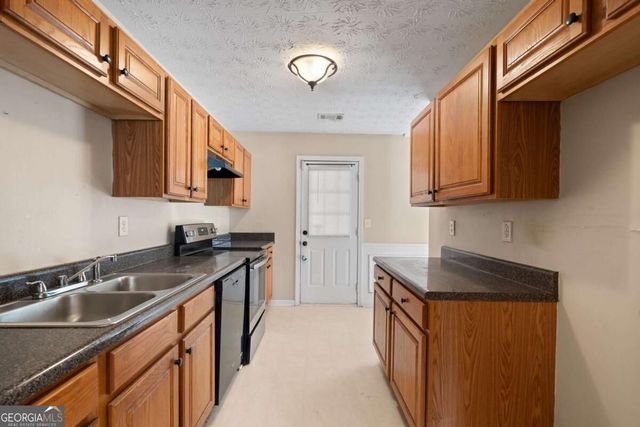 7410 Petunia Drive, Riverdale, GA 30296