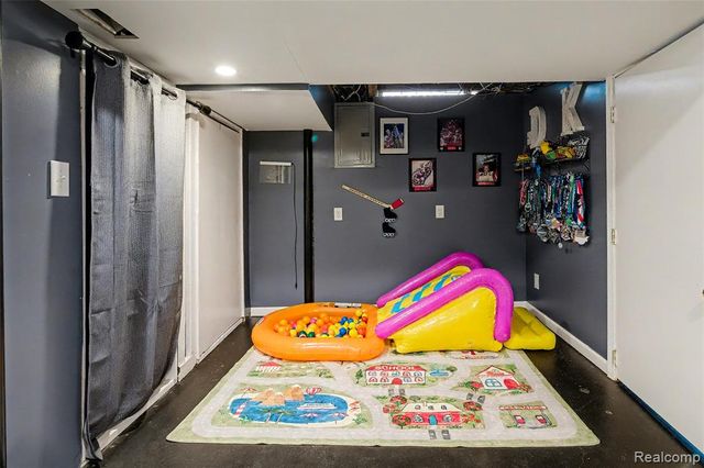 43355 Ryer Court, Sterling Heights, MI 48313