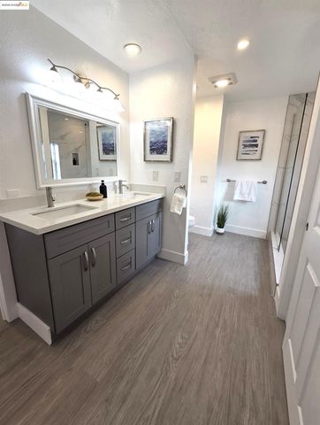 14851 Boulevard Ct, Castro Valley, CA 94578