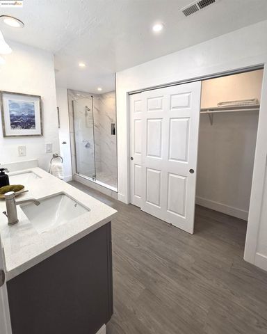 14851 Boulevard Ct, Castro Valley, CA 94578