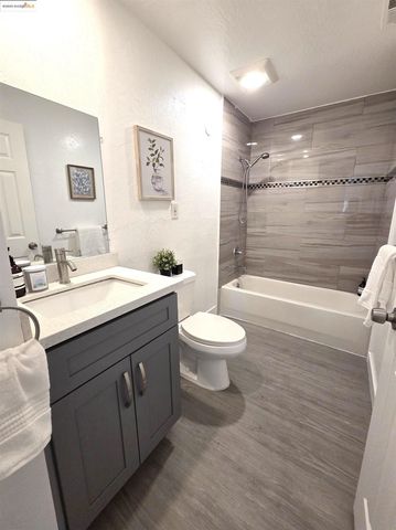 14851 Boulevard Ct, Castro Valley, CA 94578