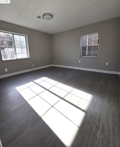 14851 Boulevard Ct, Castro Valley, CA 94578